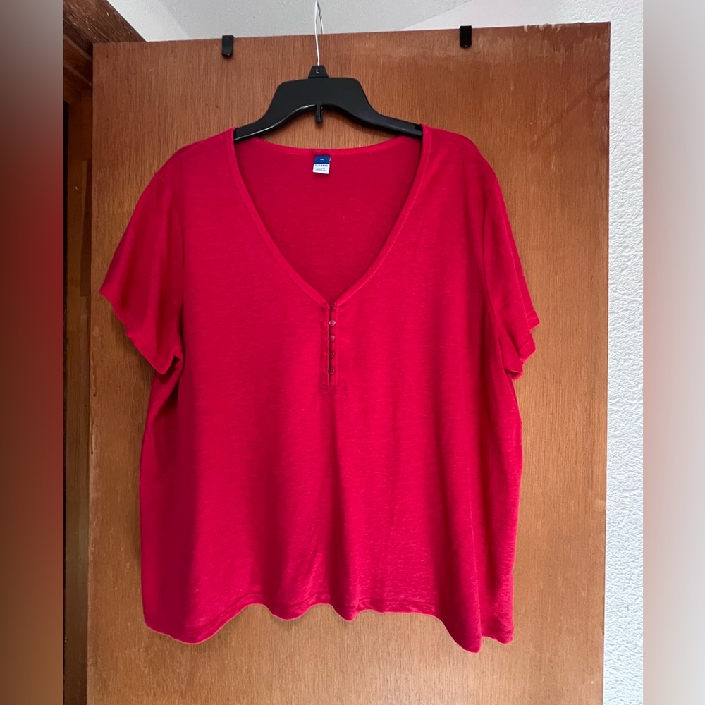 Old Navy v-neck top size xl